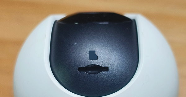 Which way does a Micro SD card go in?
